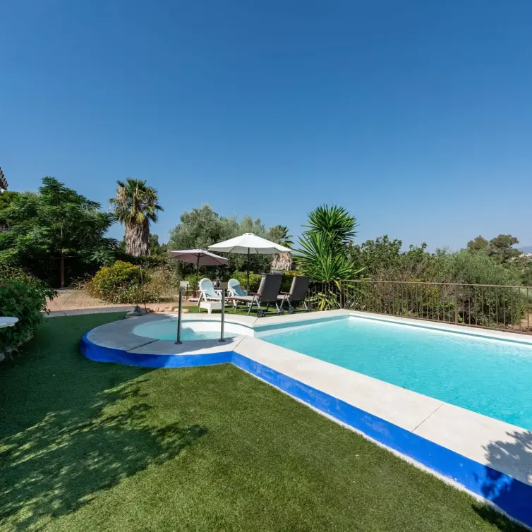 Venta de finca - cortijo en Coín