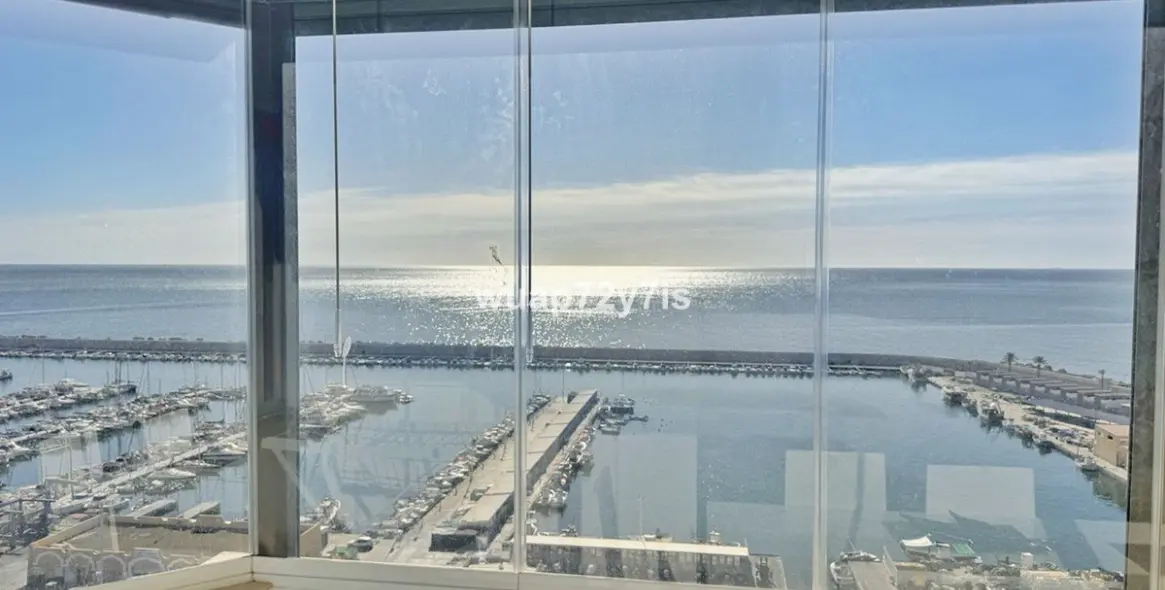 Sale of penthouse in Fuengirola 1