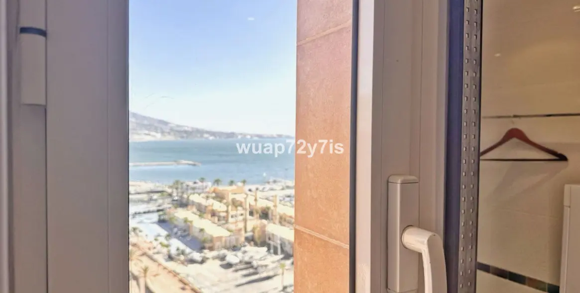 Sale of penthouse in Fuengirola 25
