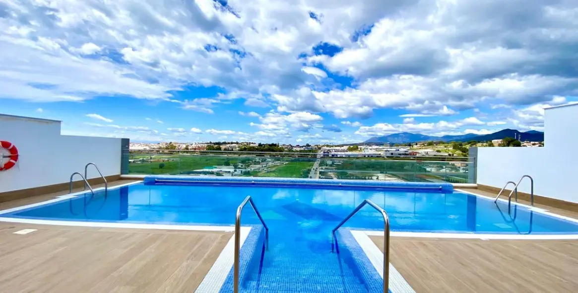 Sale of penthouse in Nueva Andalucía 12