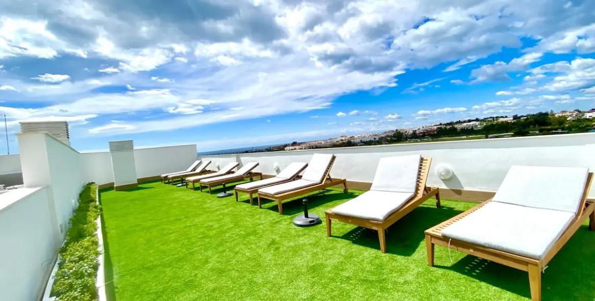 Sale of penthouse in Nueva Andalucía 13