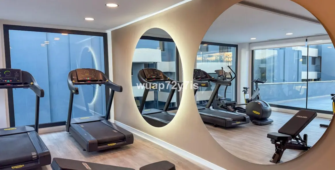 Venta de apartamento en planta baja en Selwo 21