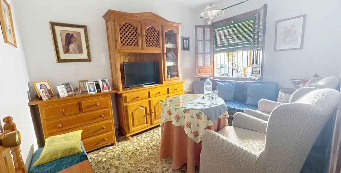 Sale of townhouse in Estepona 2