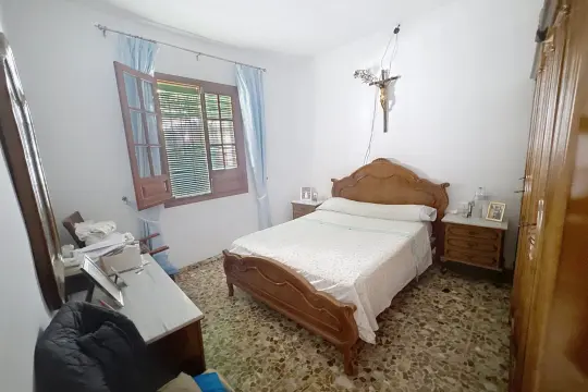 Image 4 thumb