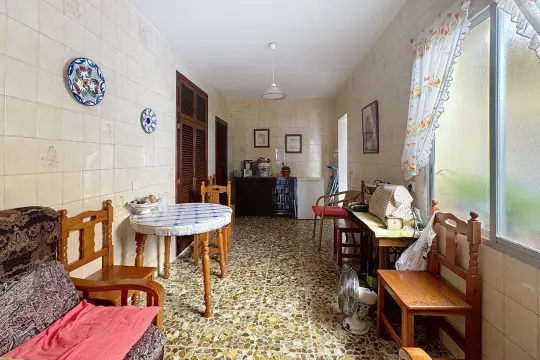 Image 8 thumb