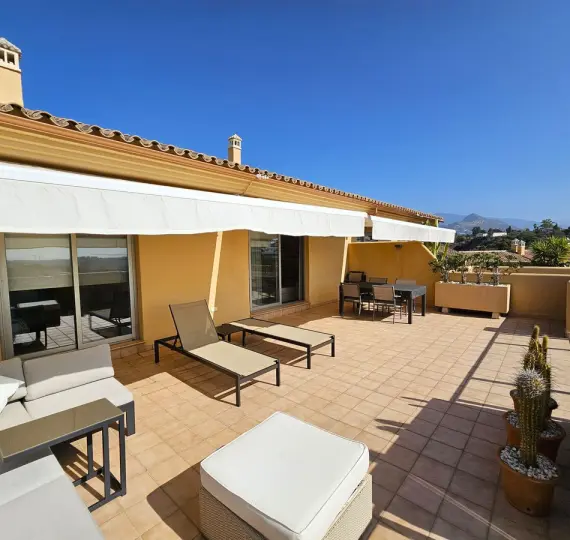 Sale of penthouse in Selwo