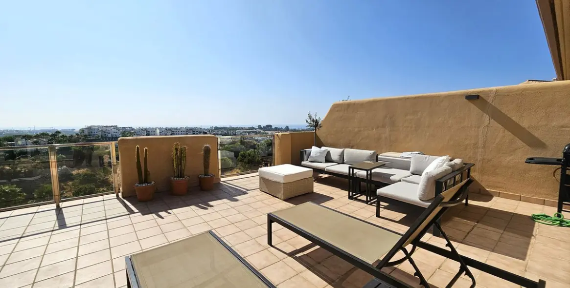 Sale of penthouse in Selwo 8