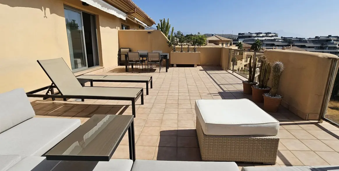 Sale of penthouse in Selwo 9