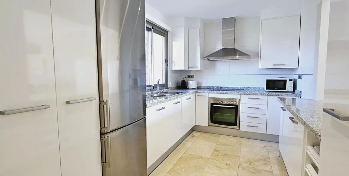 Sale of penthouse in Selwo 12