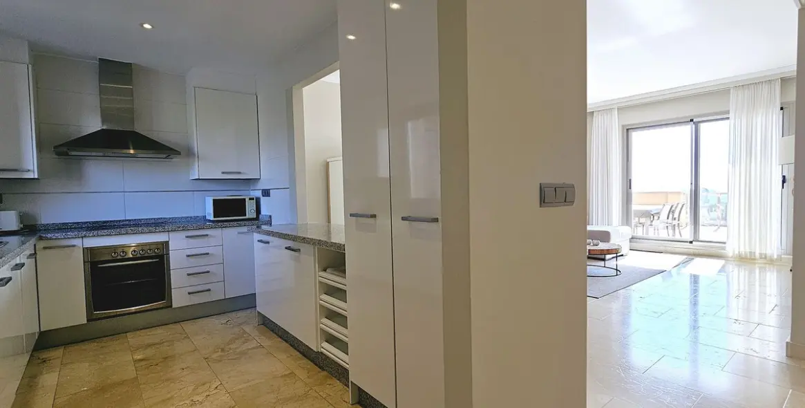 Sale of penthouse in Selwo 13