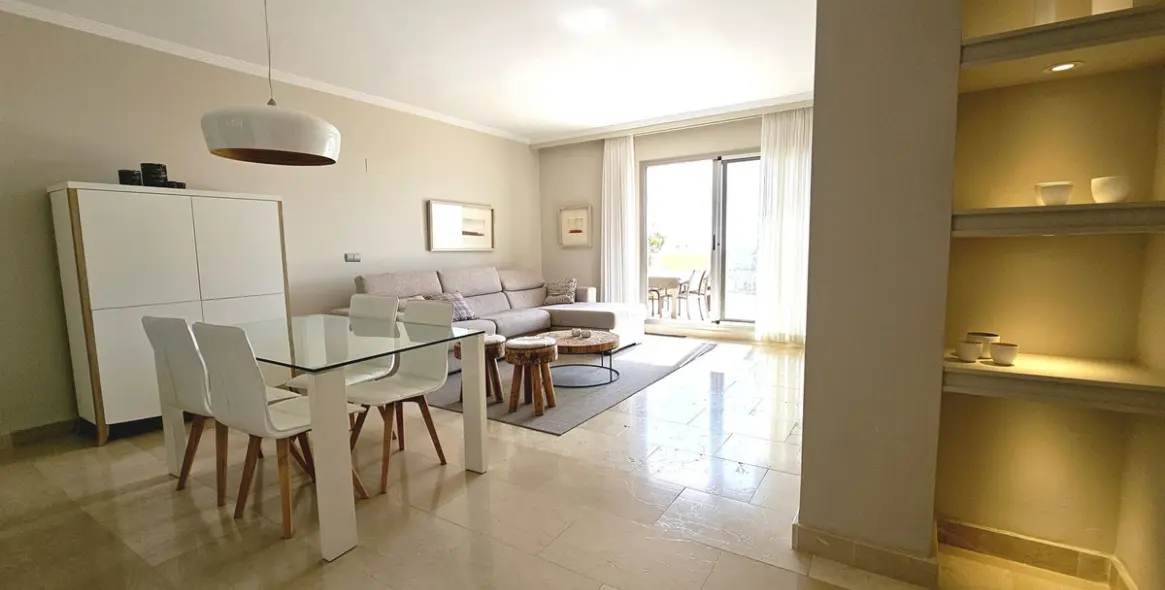 Sale of penthouse in Selwo 14