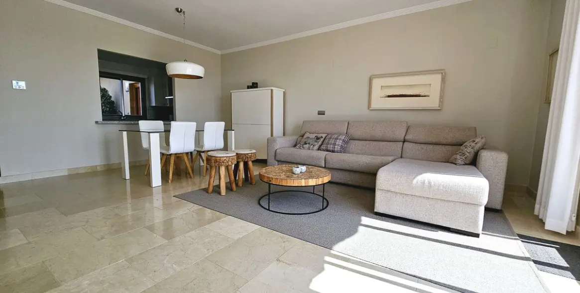 Sale of penthouse in Selwo 16