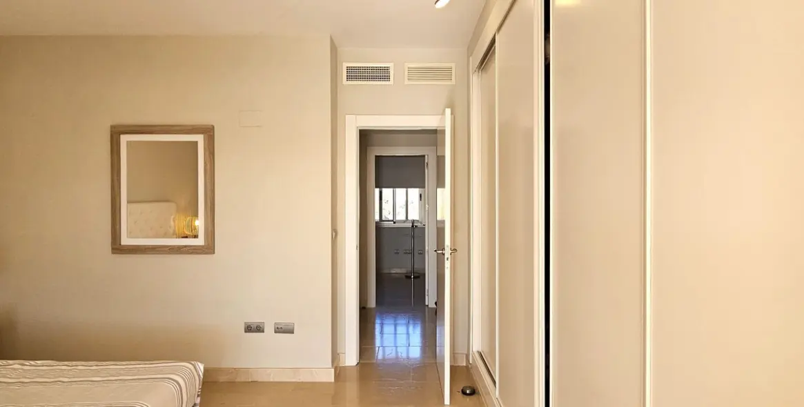 Sale of penthouse in Selwo 18