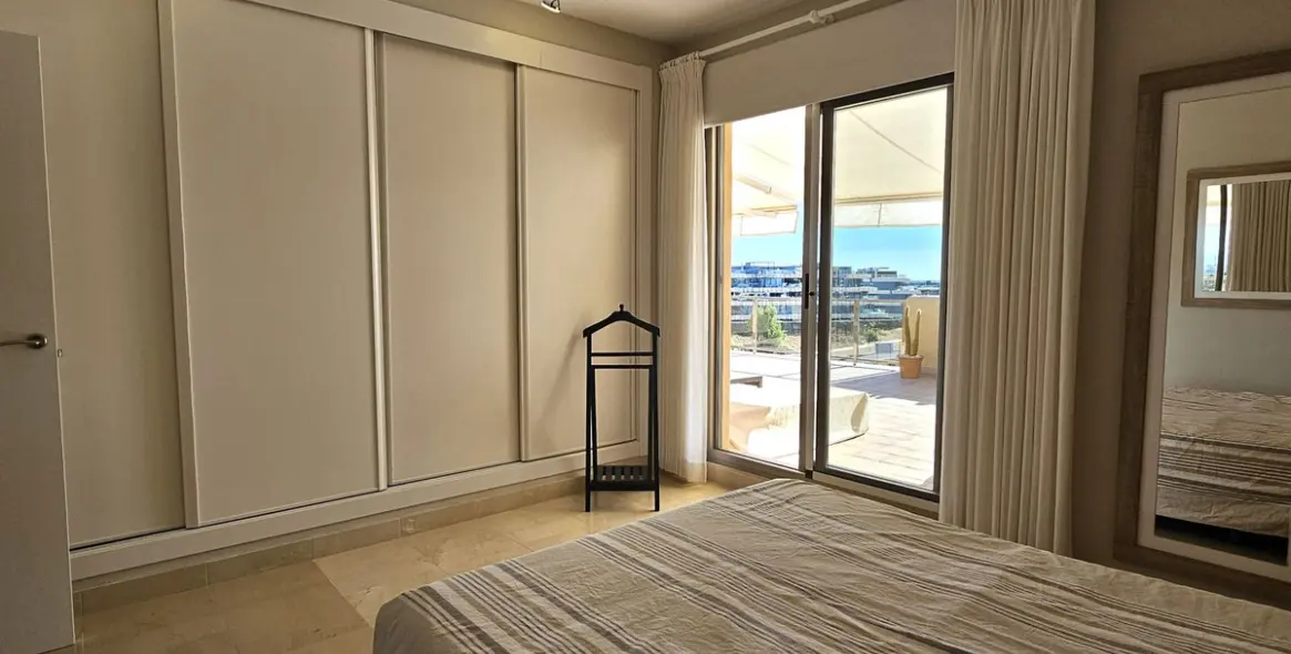 Sale of penthouse in Selwo 20