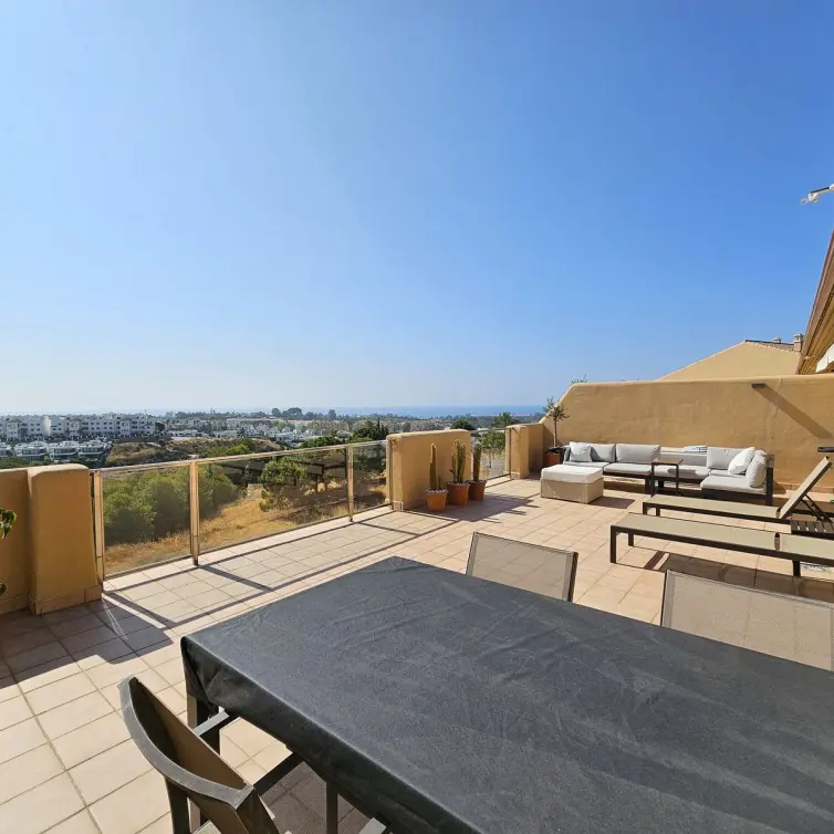 Sale of penthouse in Selwo