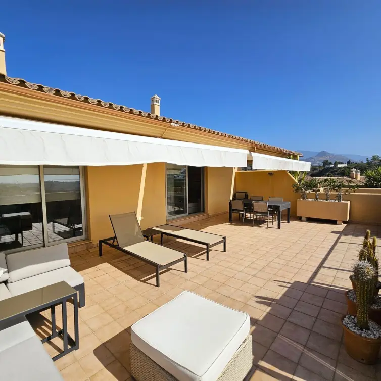 Sale of penthouse in Selwo
