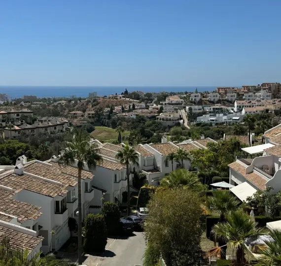 Sale of middle floor apartment in Riviera del Sol