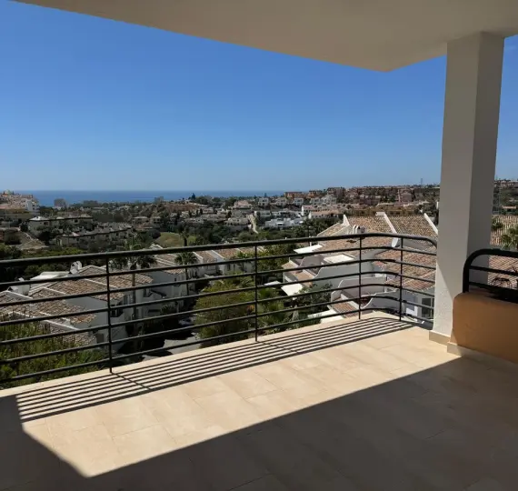 Sale of middle floor apartment in Riviera del Sol