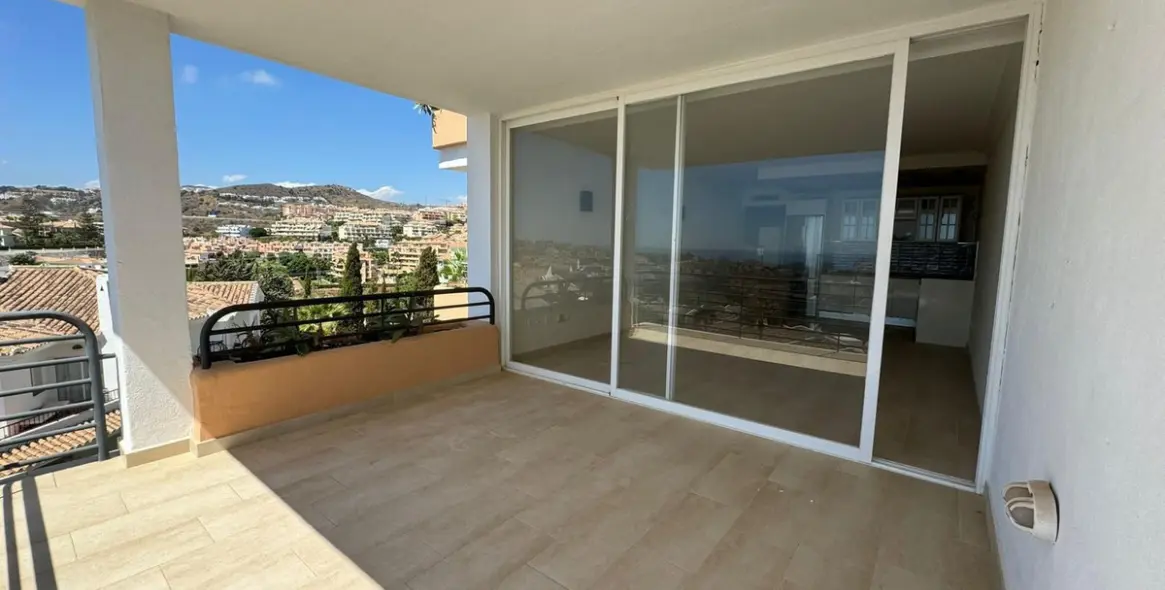Sale of middle floor apartment in Riviera del Sol 5