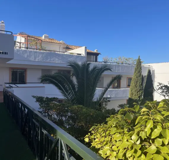 Sale of middle floor apartment in Riviera del Sol