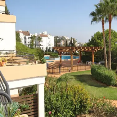 Sale of middle floor apartment in Riviera del Sol