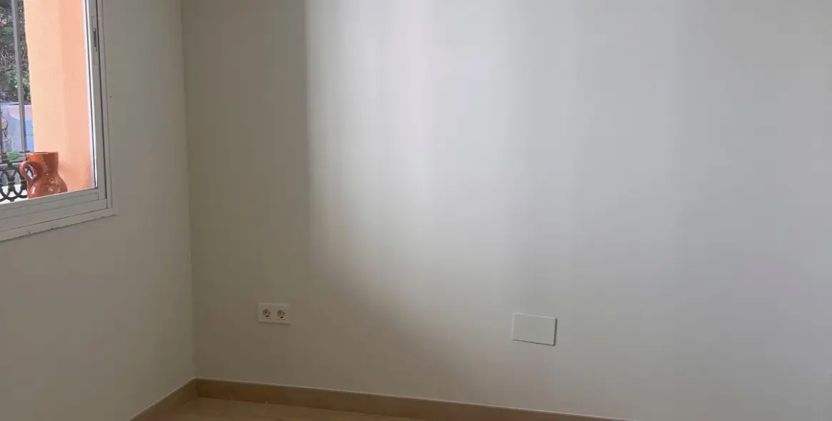 Sale of middle floor apartment in Riviera del Sol 13