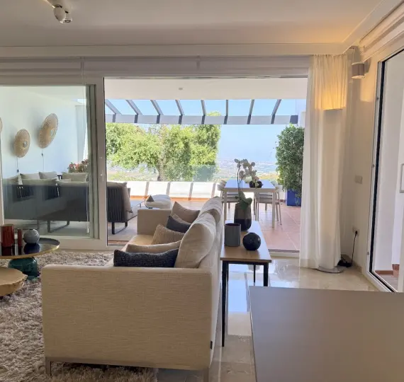 Продажа апартаментов на среднем этаже в La Mairena