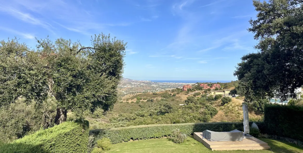 Venta de apartamento en planta media en La Mairena 1