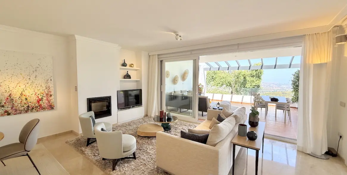 Venta de apartamento en planta media en La Mairena 3