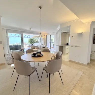 Venta de apartamento en planta media en La Mairena