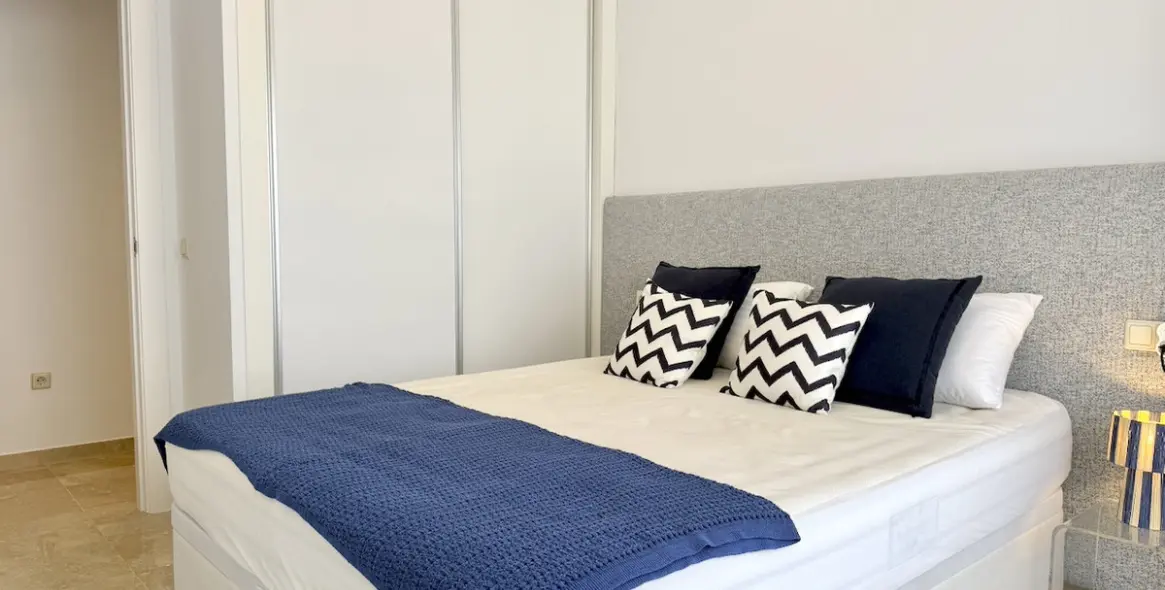 Sale of middle floor apartment in La Mairena 24