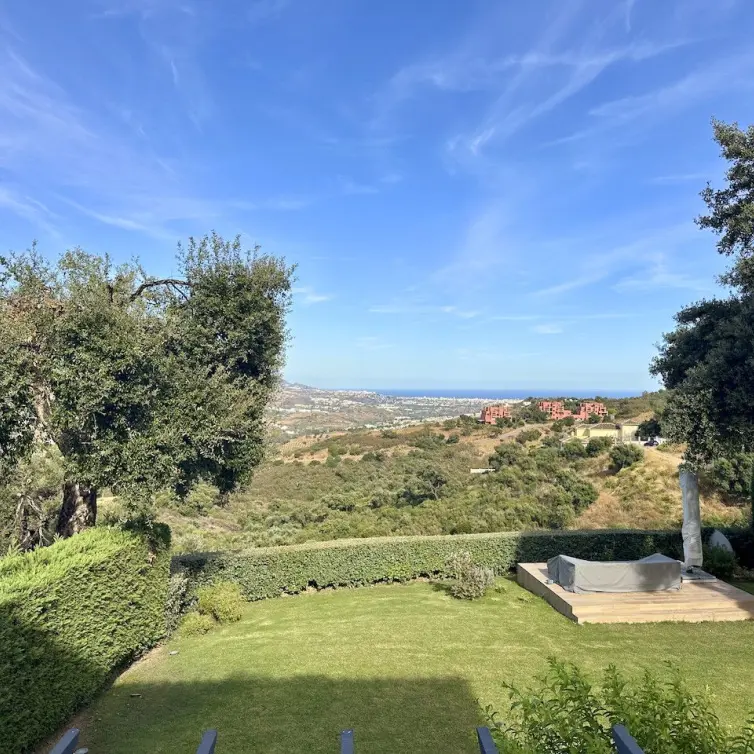 Venta de apartamento en planta media en La Mairena