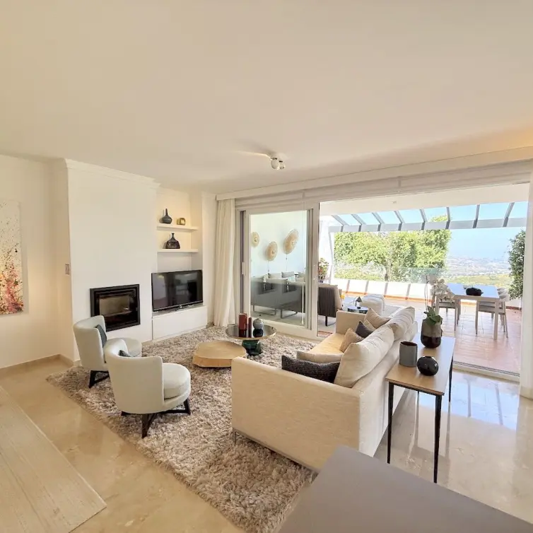 Venta de apartamento en planta media en La Mairena
