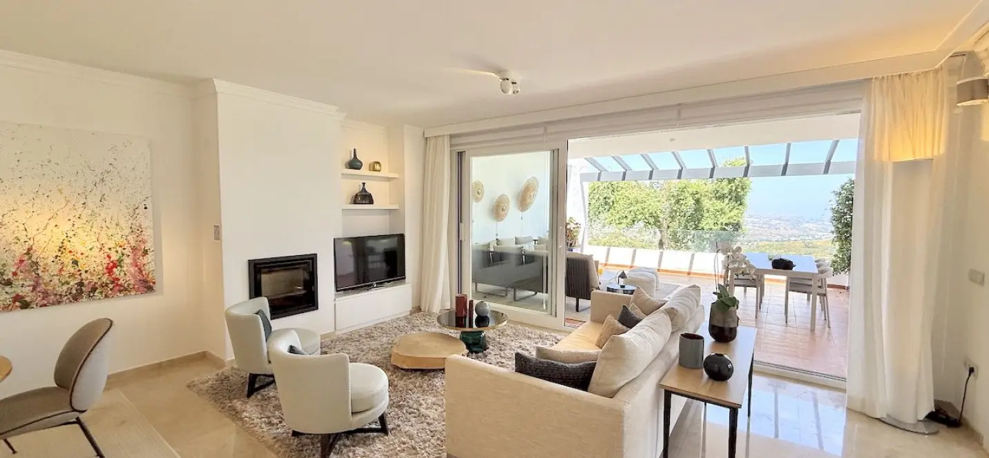 Venta de apartamento en planta media en La Mairena 2