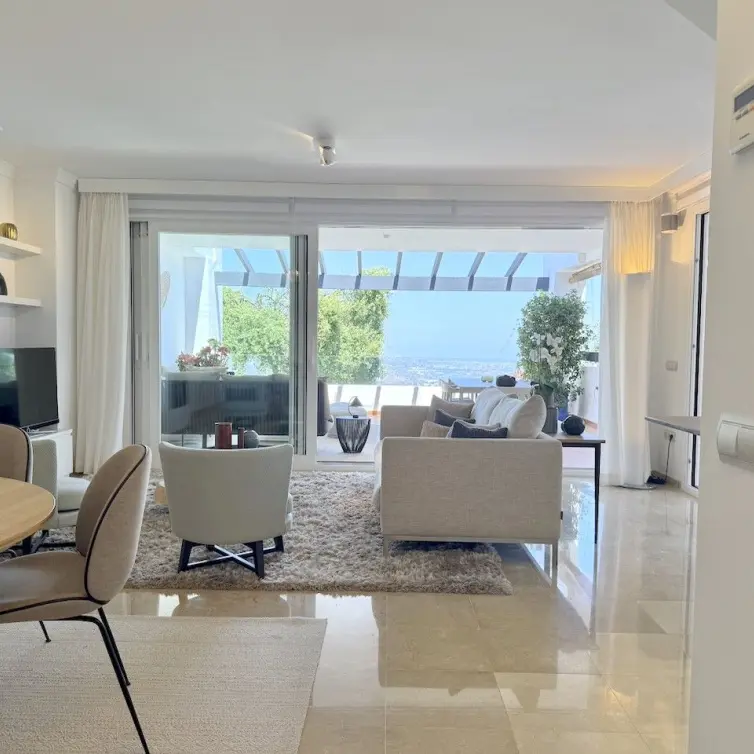 Venta de apartamento en planta media en La Mairena