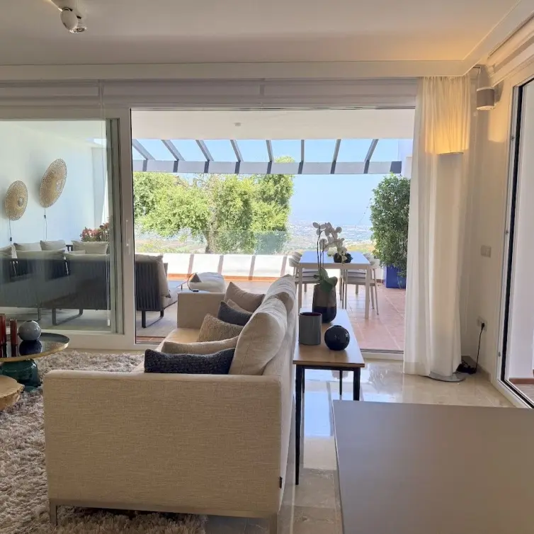 Venta de apartamento en planta media en La Mairena
