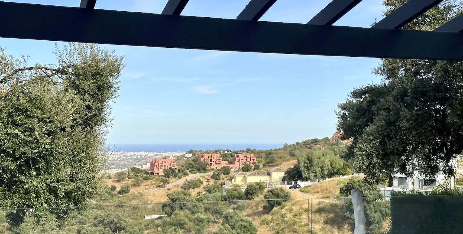 Sale of middle floor apartment in La Mairena 13