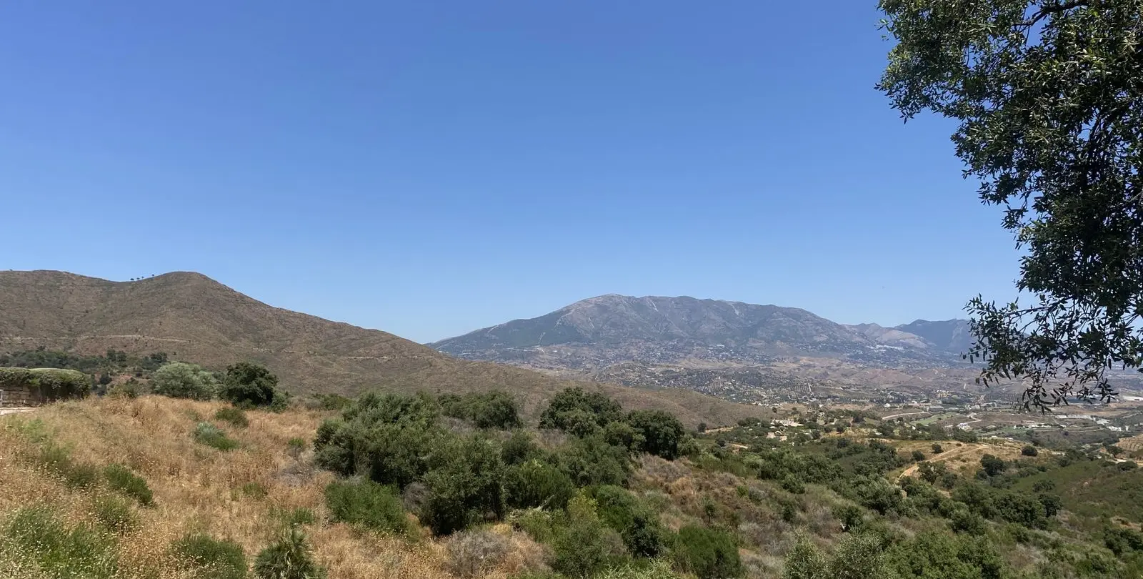 Sale of middle floor apartment in La Mairena 31