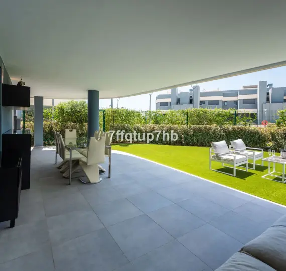 Venta de apartamento en planta baja en Estepona