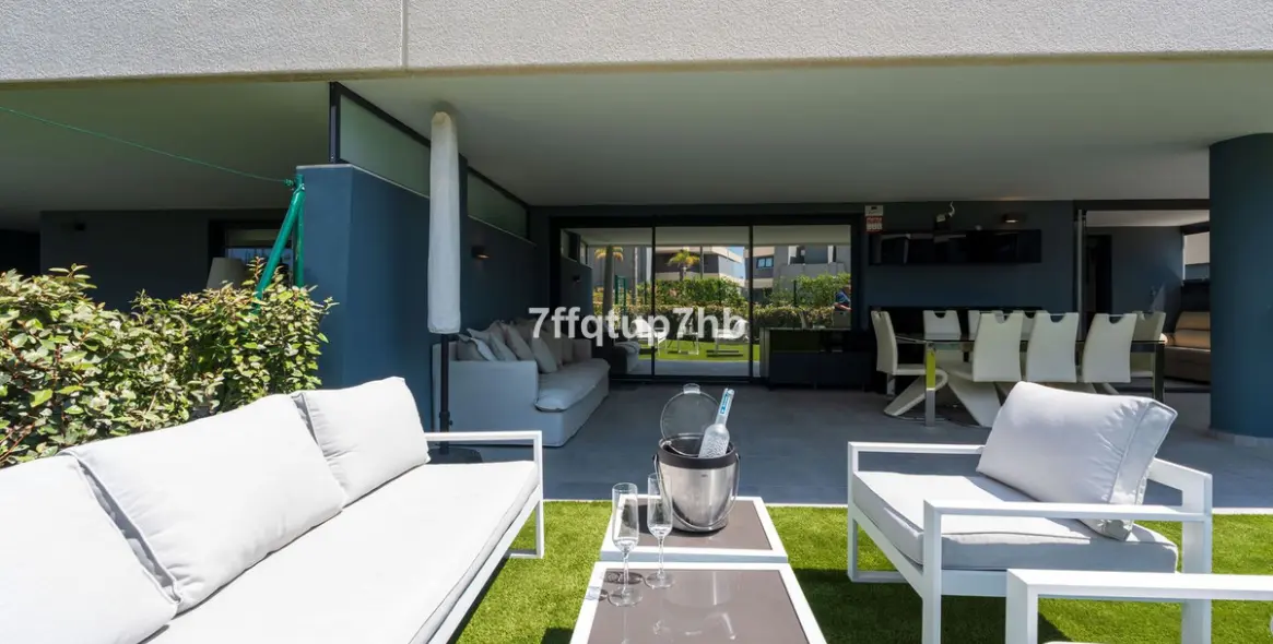 Sale of ground floor apartment in Estepona 3