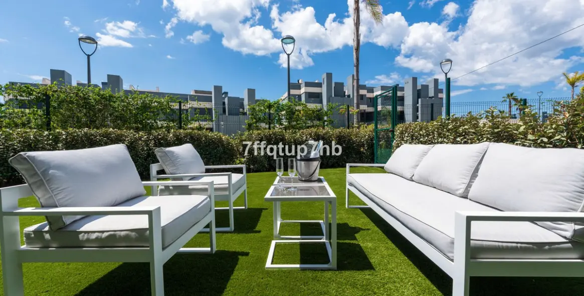 Sale of ground floor apartment in Estepona 4