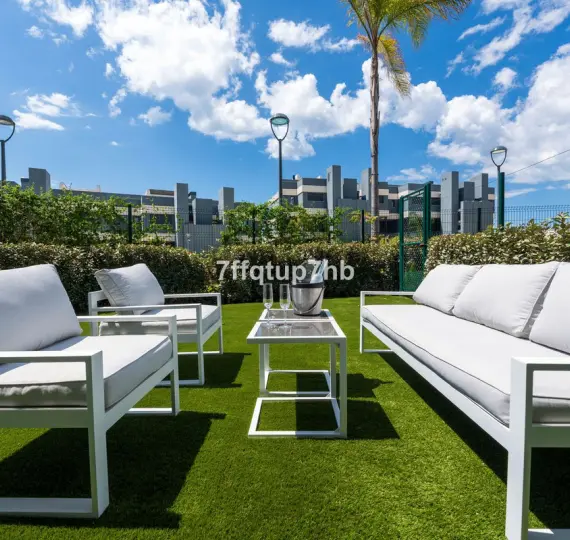 Venta de apartamento en planta baja en Estepona