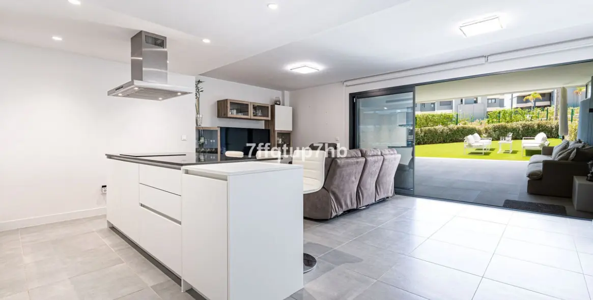 Sale of ground floor apartment in Estepona 5