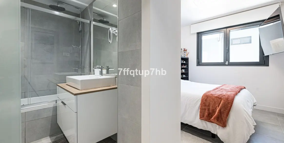 Sale of ground floor apartment in Estepona 14