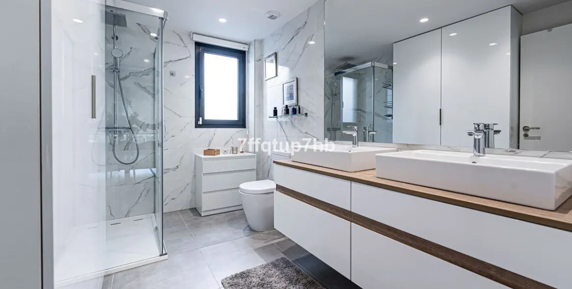 Sale of ground floor apartment in Estepona 16