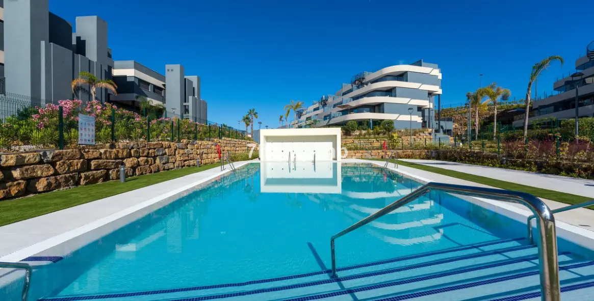 Sale of ground floor apartment in Estepona 19