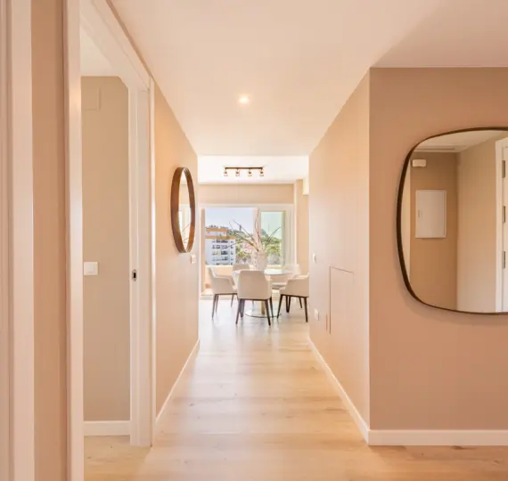 Sale of middle floor apartment in Nueva Andalucía