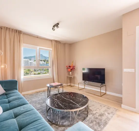 Sale of middle floor apartment in Nueva Andalucía