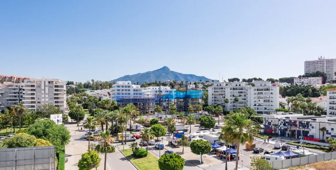 Sale of middle floor apartment in Nueva Andalucía 25