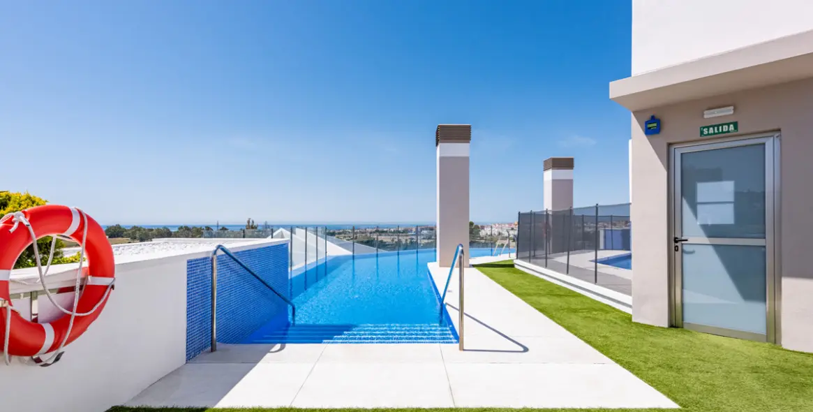 Sale of middle floor apartment in Nueva Andalucía 28